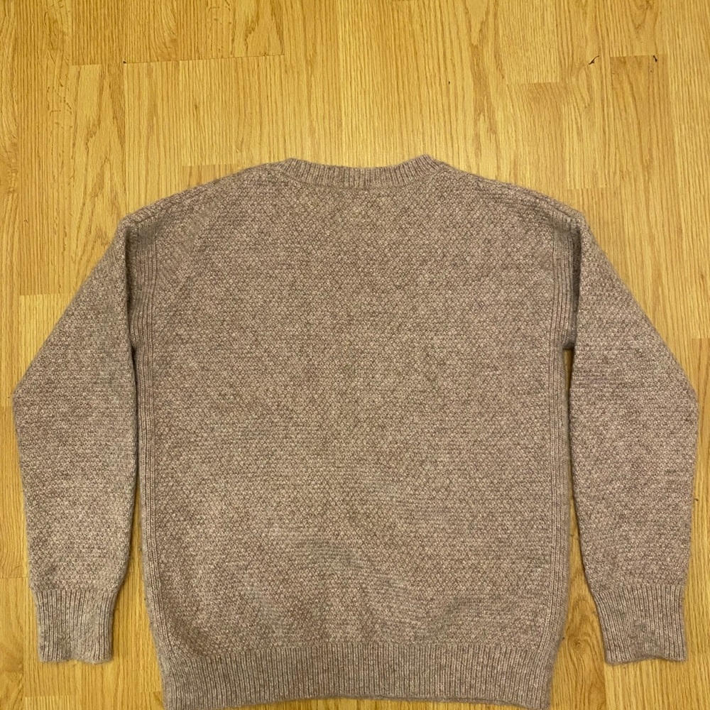 sweater - Picture 4 of 4